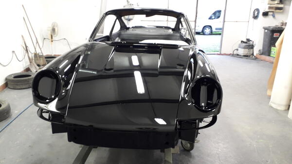Další vůz Porsche, z našeho portfolia zakázek, připravený k odvozu zpět do továrny